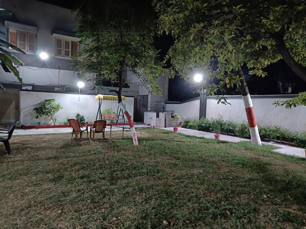 Chitrakut Bungalows Dwārka Buitenkant foto