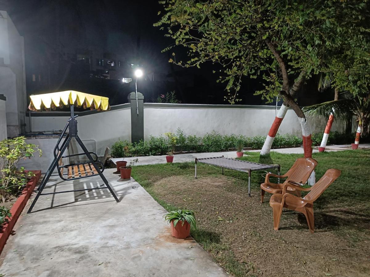 Chitrakut Bungalows Dwārka Buitenkant foto