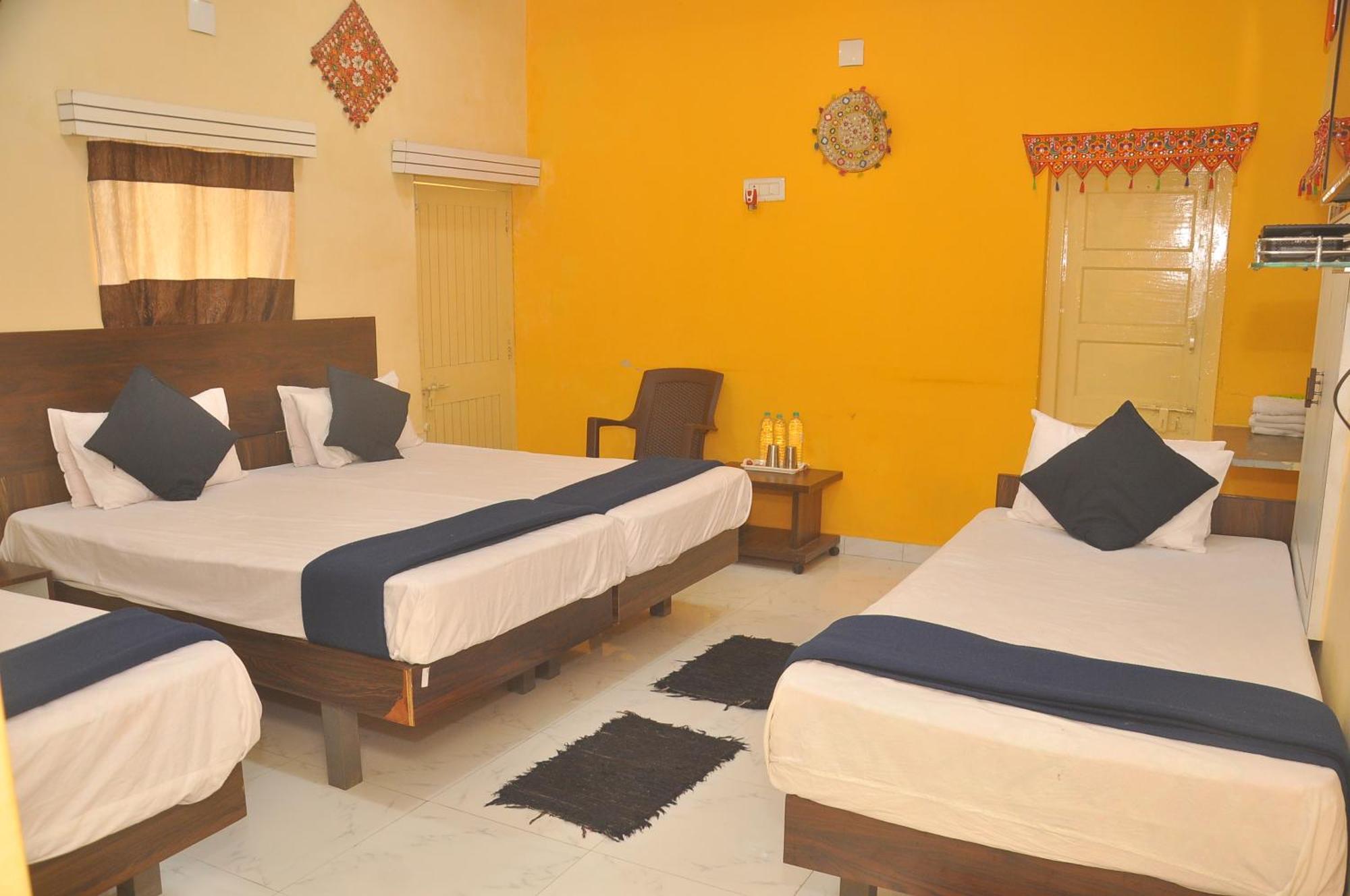 Chitrakut Bungalows Dwārka Buitenkant foto